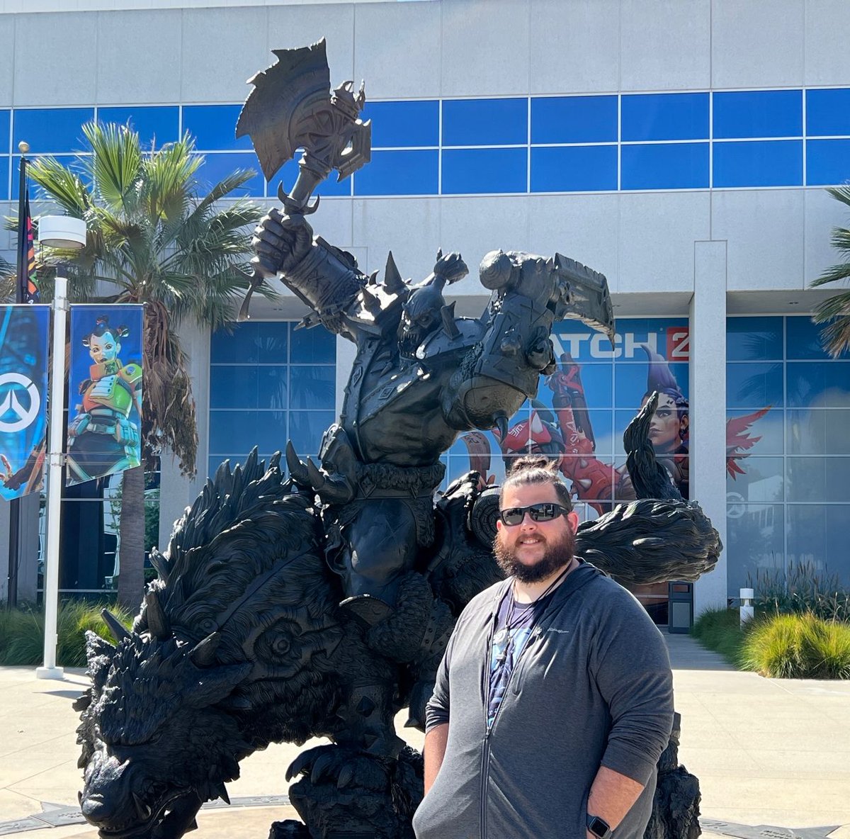 JenEricLive's tweet image. DING! 1 year at Blizzard!

Made some memes, some cool vids, an official merch shirt,  Learned A TON, and I work with some of the coolest/skilled people I&apos;ve ever known!  I am truly doing a job I love! 

1 year down, many more to go! #blizzlife