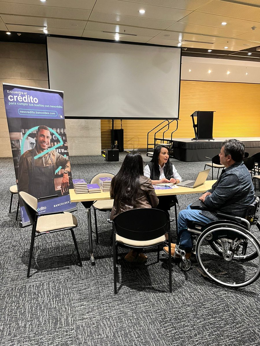 July_ossa's tweet image. .@Bancoldex y @DesarrolloBta Secretaría de Desarrollo de Bogotá hoy en la Cámara de Comercio atendiendo empresarios con aliados financieros y la Línea de crédito Bogotá Produce: capital de trabajo y modernización empresarial. Más info bit.ly/43D3JZ5

#CreerEnTiNosmueve