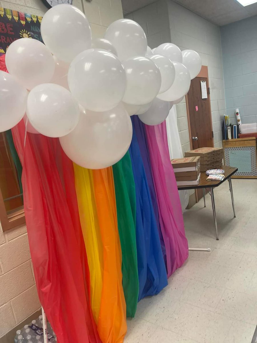 SSHH...Can you keep a secret ❓️Our FAVORITE class had promotion. It was a small ceremony, invite only. Theses graduates 🎓 are near & dear to our hearts 💕 HUGE shout-out to the best SPED Team❗️
#bradburyheights #BHES #BHESPTOSQUAD #PGCPSProud #PGCPS #TeamPGCPS