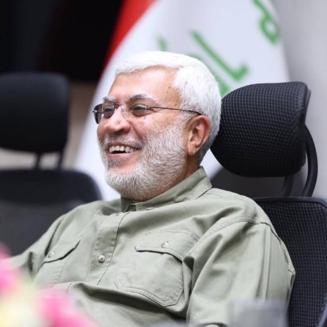 على رصيف العمر
مَـــرَّ شهيد
بخطوات ثابتة
ثم ما بقي منه
سوى ظــله
يحيا بيننا 
وإبتســامة عــالقة 
في الذاكرة.
#عيد_الحشد المقدس
📌 رابطة الخريجين القدامى في العراق 🇮🇶 برئاسة الأستاذ نبراس الخزعلي.