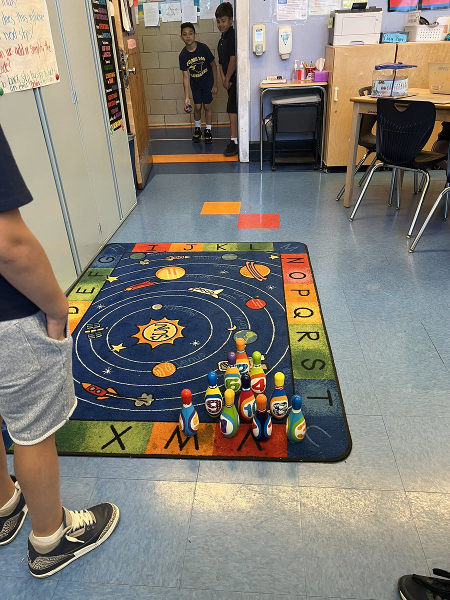 RomeoJennifer's tweet image. Having some bowling before writing algorithms on how to play! #computationalthinking #4Cs #21stcenturyskills @CSforAllNYC @D27NYC @CCrawfordTech @146Bluehawks