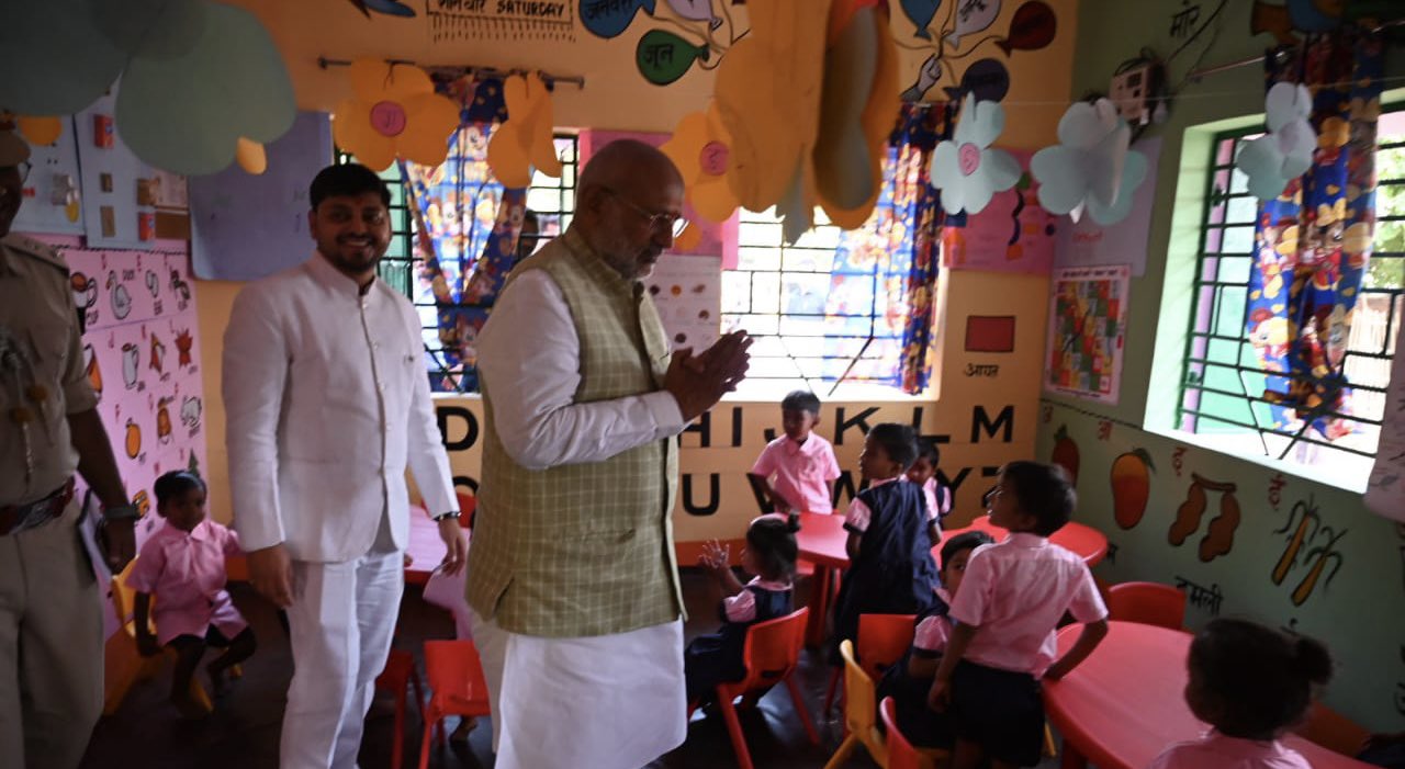 सभी मिलकर अपने गांव का विकास करें: राज्यपाल Everyone should develop their village together: Governor