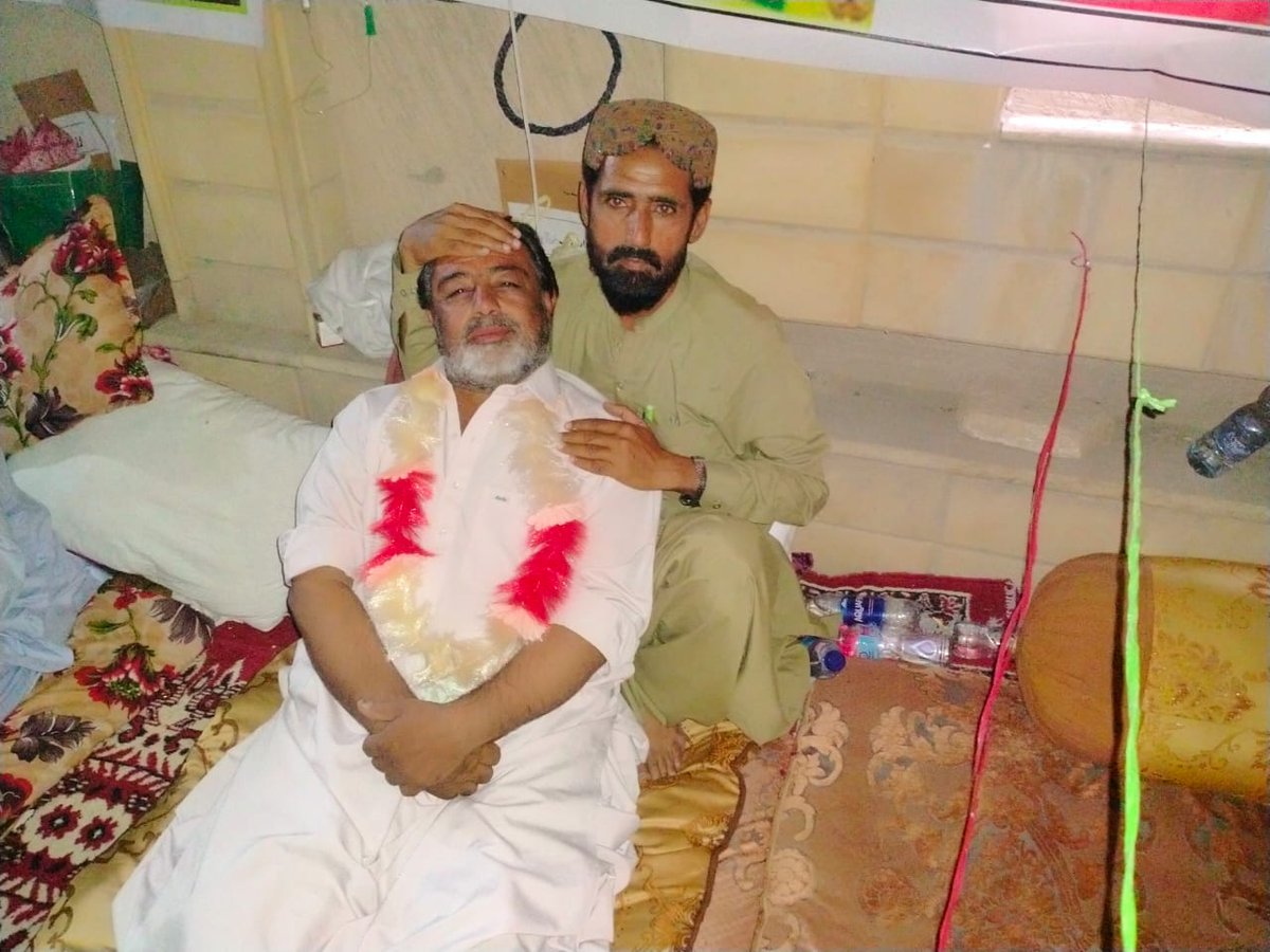 بهوک ہڑتالی دوستوں کو سرخ سلام..

#GtaBalochistanHungerStrike