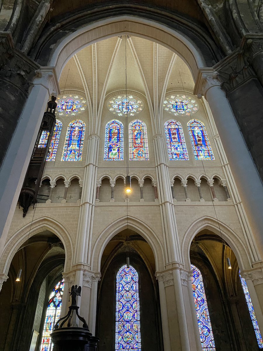 1/2 A pilgrimage to #Chartres, perhaps the greatest of the Gothic cathedrals.  The restoration of its interior is controversial, drawing accusations of  kitsch, but the cathedral, with its stunning “Chartres blue” stained, image size:900x1200