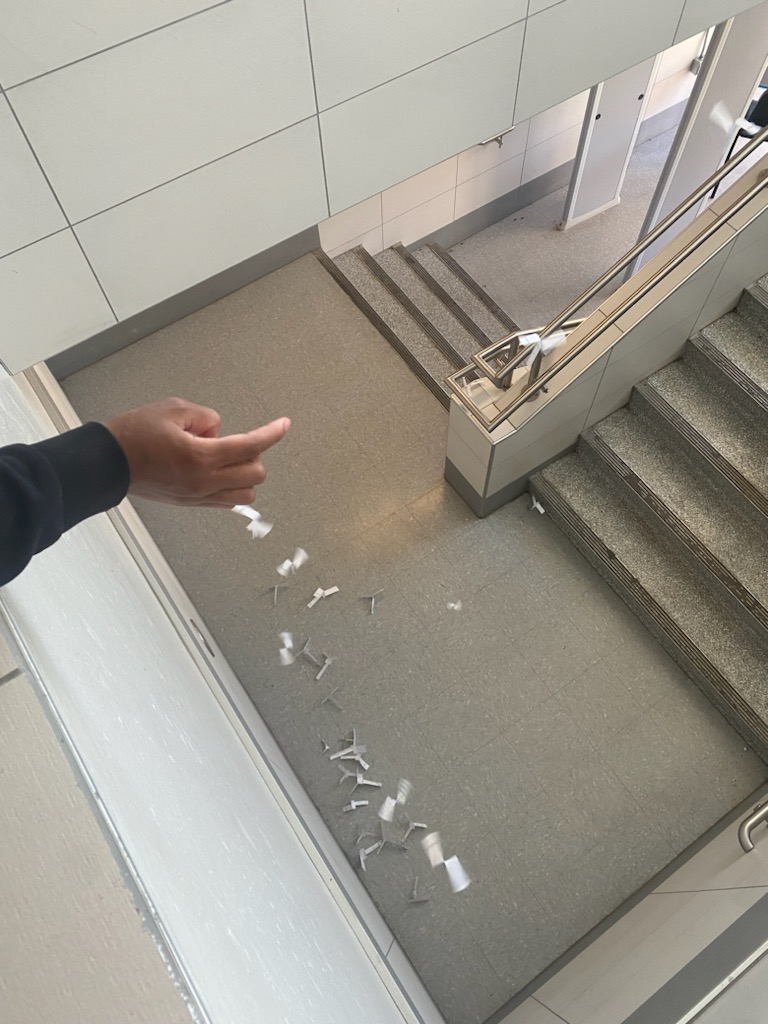 🚁 Paper Helicopters - Collecting data for the Freefall and Gravitation experiment in Accelerated Physics!