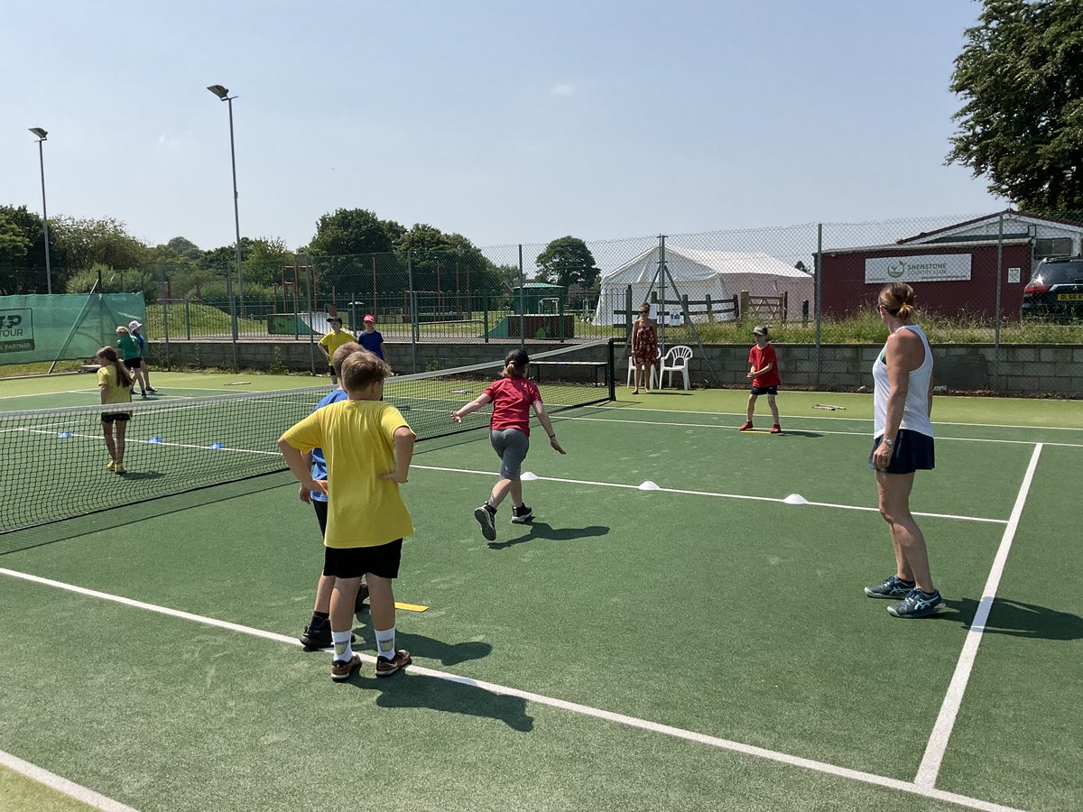 greysbrookeatlp's tweet photo. Thank you @ZoeEdwards_16 for a great session down at the lovely new Shenstone Tennis courts! @the_atlp #tennis #tennisfitness https://t.co/OpTngUVpwC