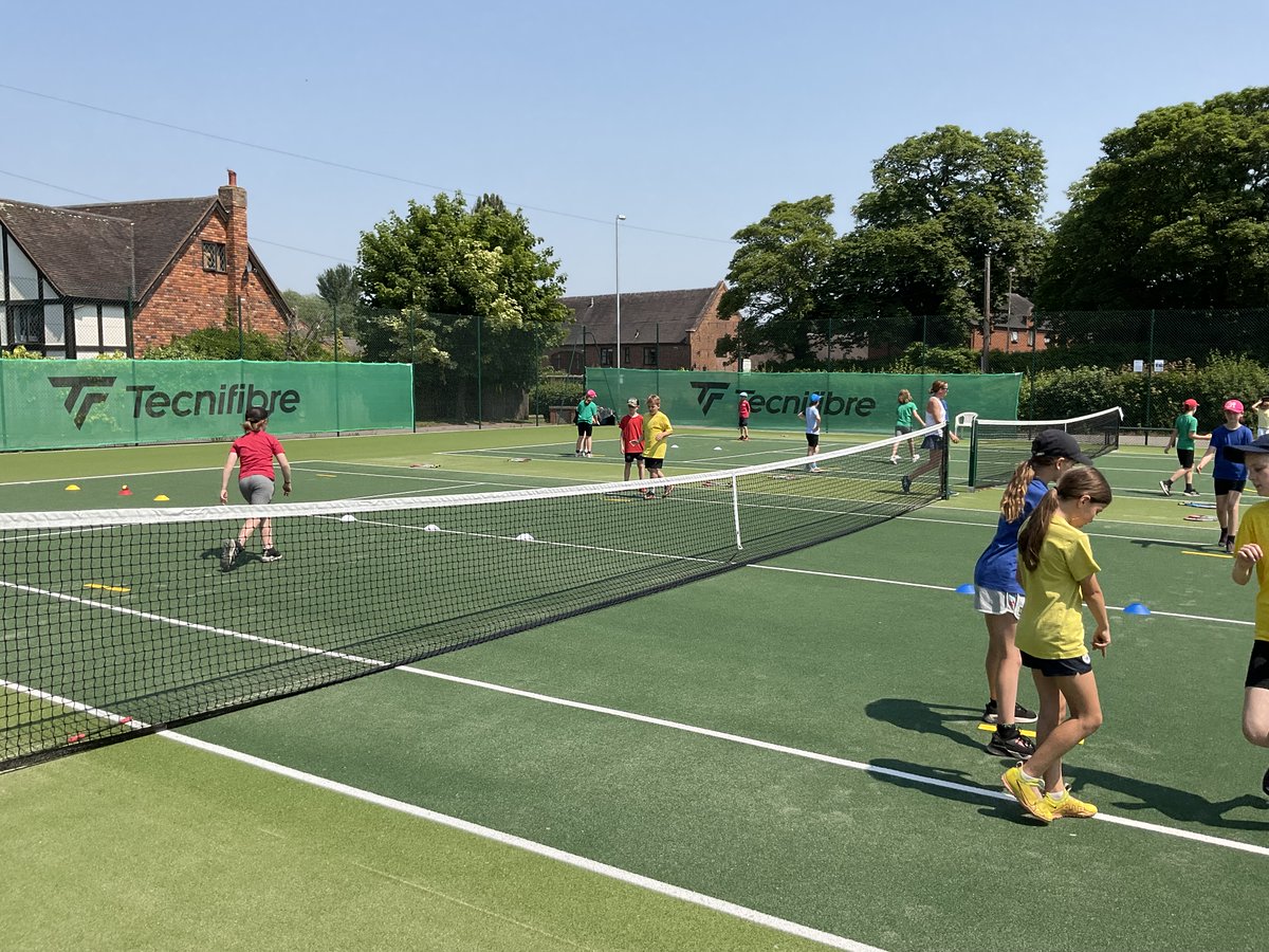 greysbrookeatlp's tweet photo. Thank you @ZoeEdwards_16 for a great session down at the lovely new Shenstone Tennis courts! @the_atlp #tennis #tennisfitness https://t.co/OpTngUVpwC