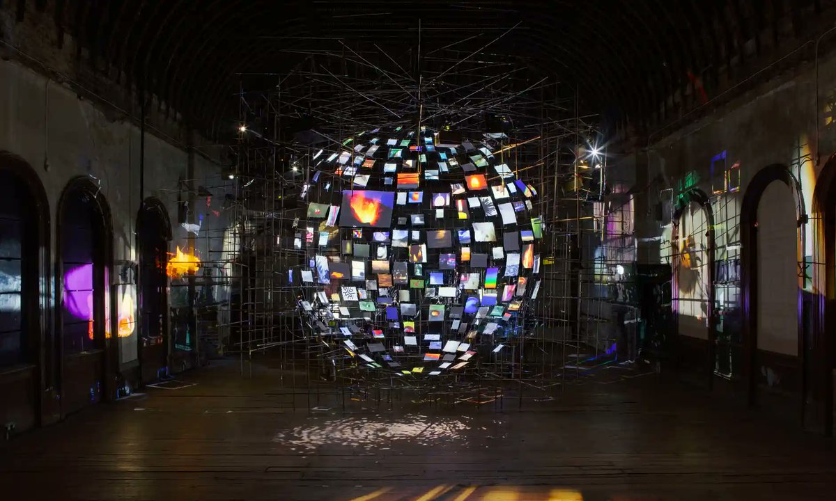 New York-based artist Sarah Sze has transformed a large Victorian waiting room at Peckham Rye Station that has lain empty for almost 50 years. artangel.org.uk/project/sarah-…