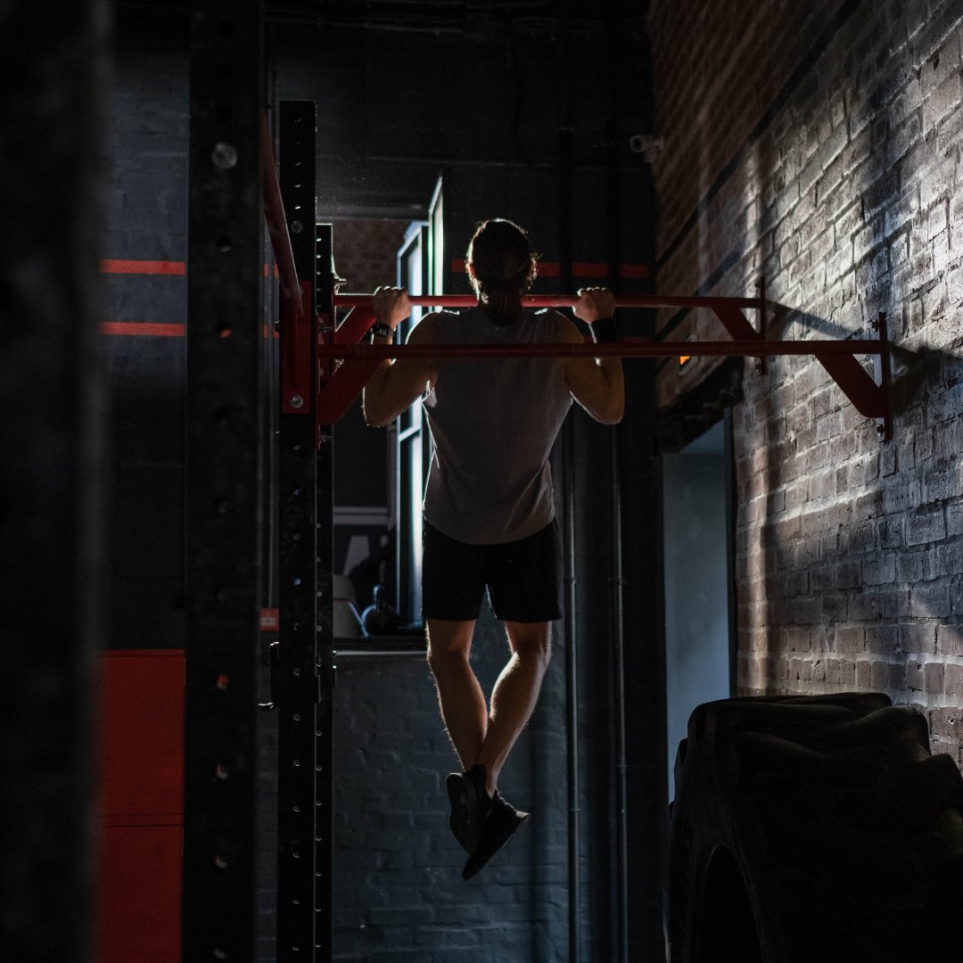 PrimitivPerform's tweet photo. You may think of protein or creatine when you hear muscle recovery. However, increasing water intake helps to prevent muscle cramping, improve the strength of muscle contractions and quicken muscle response. Stay hydrated for those gains 💪 https://t.co/NVU76Ux2CS