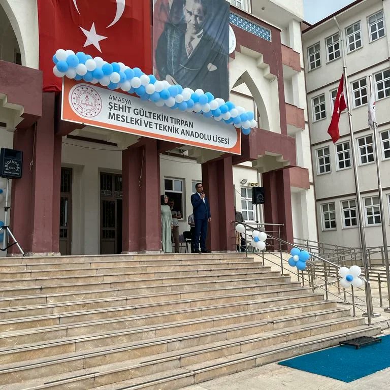 SGTMTAL's tweet photo. MEZUNLARIMIZIN SEVİNÇLERİNE ORTAK OLDUK.
2022-2023 Eğitim Öğretim  yılı mezunlarımıza okulumuzda mezuniyet töreni gerçekleştirdik. Öğrencilerimize hayatlarında başarılar diliyoruz. https://t.co/JIr9XMJg1D