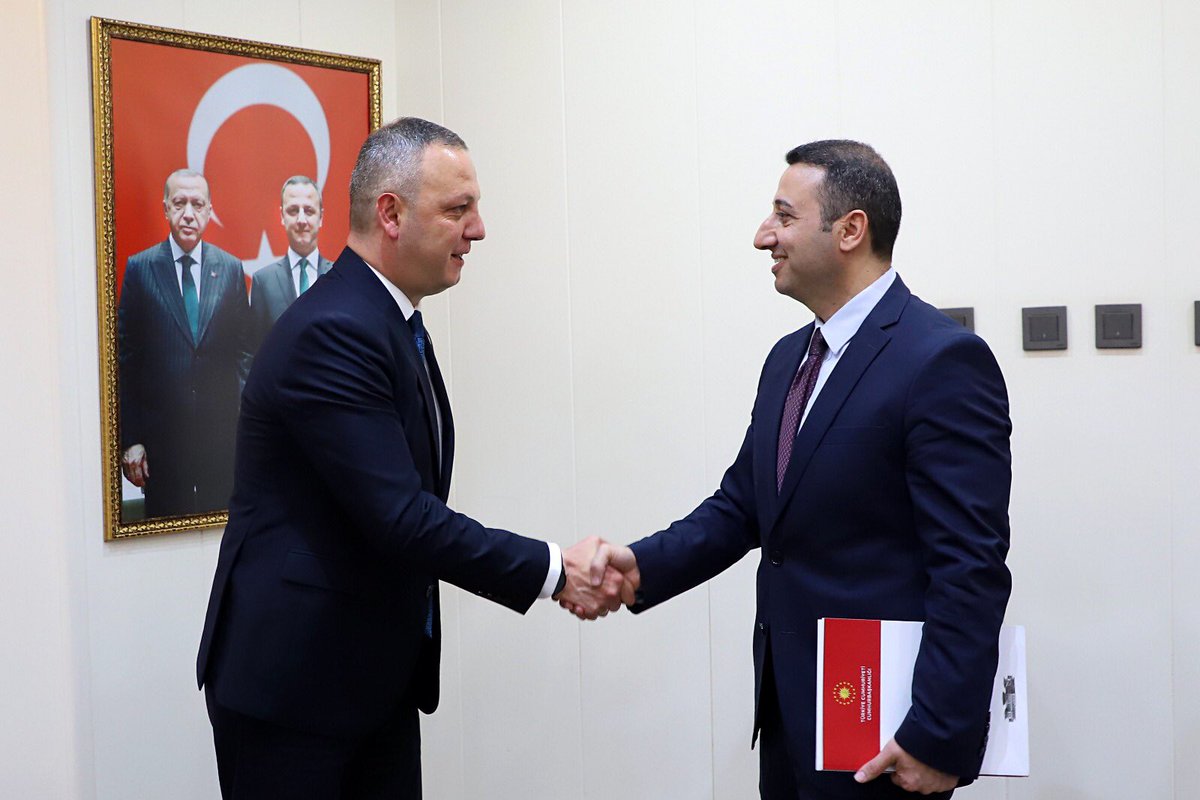 dromerselimalan's tweet photo. Cumhurbaşkanlığı Bilgi ve Belge Yönetimi Daire Başkanı Sn. Serkan MENTEŞ’e nazik ziyaretleri için teşekkür ediyor, çalışmalarında muvaffakiyetler diliyorum. @srknmentes https://t.co/Gm17lmf7v2