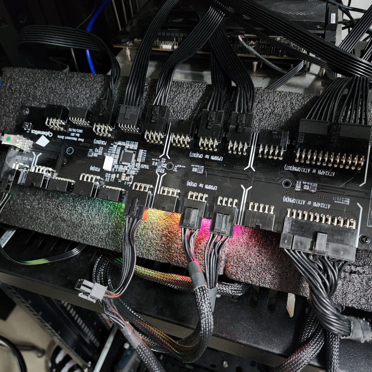Back2Gaming's tweet photo. @cybenetics Powenetics v2 but RGB 🤣 thanks @CapFrameX  for the quick feedback as I work thru the workflow of integrating this in my reviews https://t.co/gJuwHmKcqJ