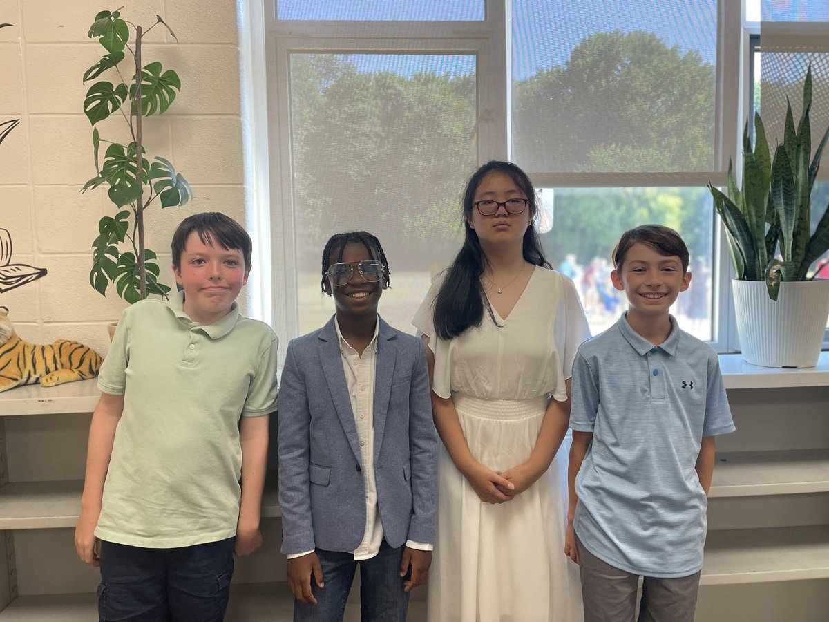 KoekemoerCHPS's tweet photo. Ready to move up! #fifthgradegraduation #classof2023 #classof2030 @ChpsTweets @TPaineIES https://t.co/WvloUi4Zbw