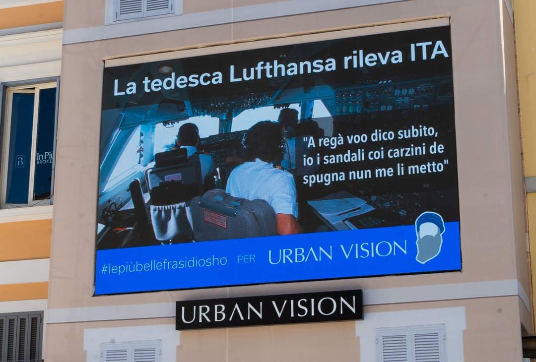 lefrasidiosho's tweet photo. Dopo lo street food arriva lo street humor
@URBANVISIONSPA #lufthansa #ita https://t.co/cfKo2L4gW2