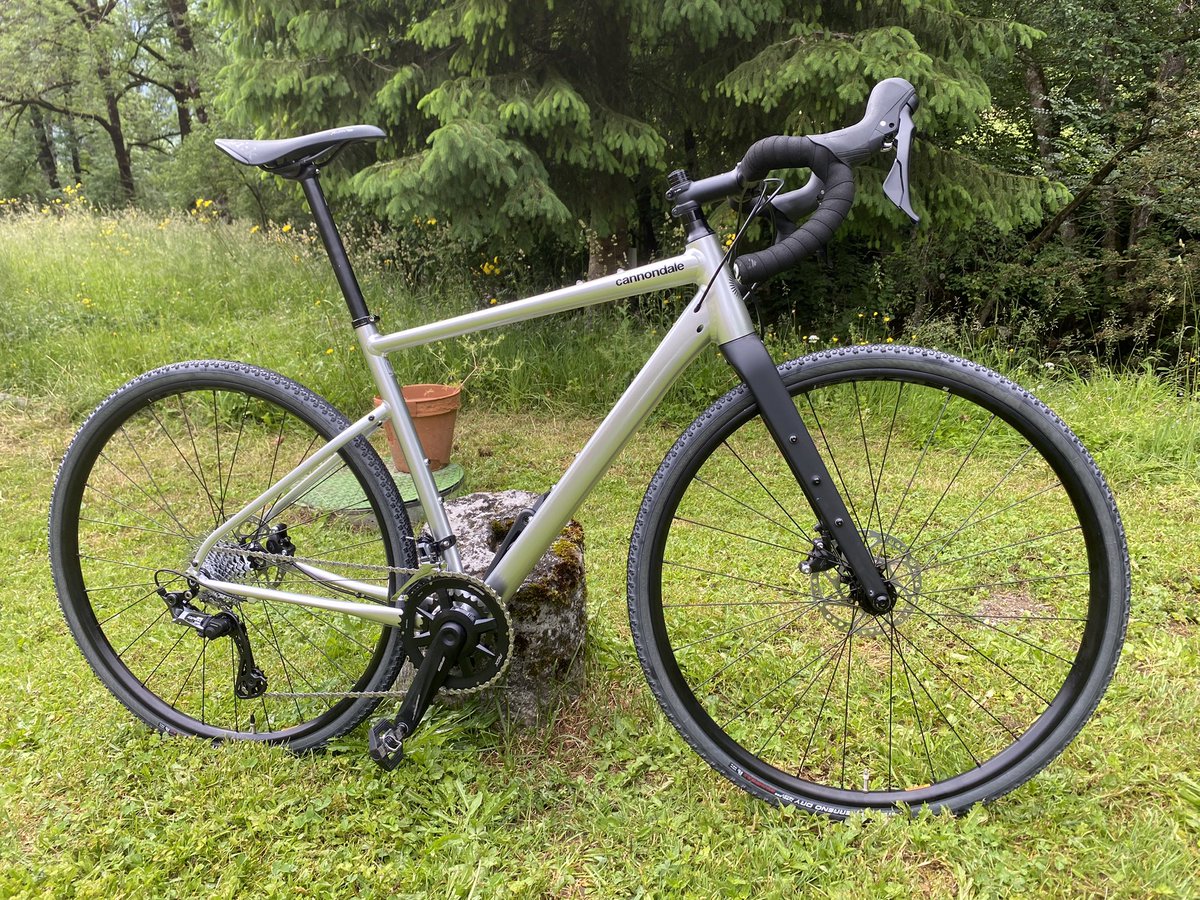 New bike day. Finally broke and admitted that I want (not need) a gravel bike #cannondale