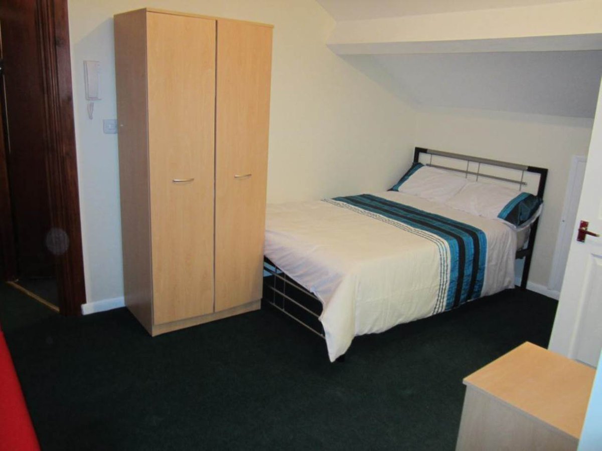 BlueiProperties's tweet photo. Property for Rent - 80 Macklin Street, Derby

***STUDENT*** Lovely, fully furnished, studio flat that comes with its own kitchenette &amp; en-suite shower room.

https://t.co/Qsa7jyUrM4

 #derby #property #rent https://t.co/2JU63Qgvn1