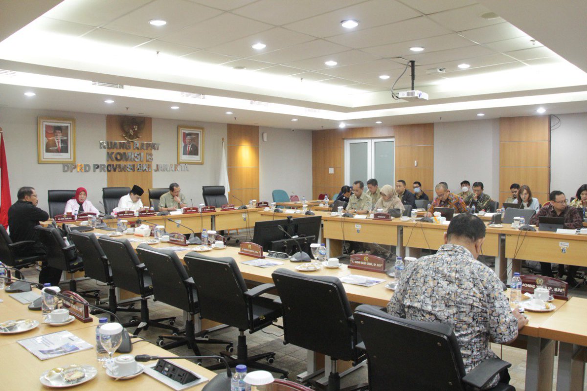 fpksdkijakarta's tweet photo. Ketua Komisi B DPRD DKI Jakarta Ismail memimpin Rapat Kerja Komisi B DPRD DKI Jakarta terkait Monitoring dan Rencana Kerja Perumda PAM Jaya Tahun 2023 di ruang rapat Komisi B pada Selasa siang (13/6/2023).
#DokHumasFPKS
#RapatKerja
#KomisiB
#Dokumentasi https://t.co/RFU4K504xn