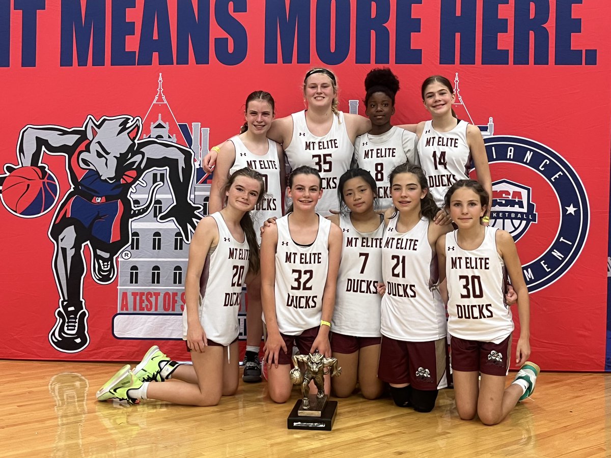 MTEliteDucks's tweet photo. A huge congratulations to MTE Ducks 6th Topaz on their 4-1 weekend @GymRatCHALLENGE. Topaz used incredibly balanced & productive scoring along with intense ball pressure to propel them to be tournament finalists! #MTEDFamily #TrueToughness #GetaRat #CoachAllie #OnlyTheBeginning https://t.co/ke5XdTgGPF