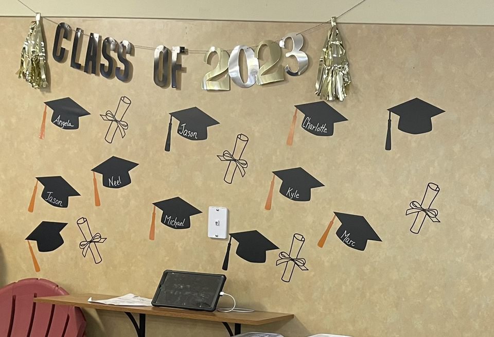 AdamsMarkets's tweet image. Congratulations to all of our teammates who are graduating! #Classof2023 #CapsOff