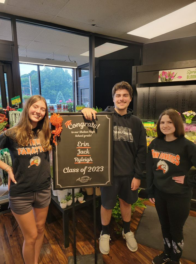 AdamsMarkets's tweet image. Congratulations to all of our teammates who are graduating! #Classof2023 #CapsOff