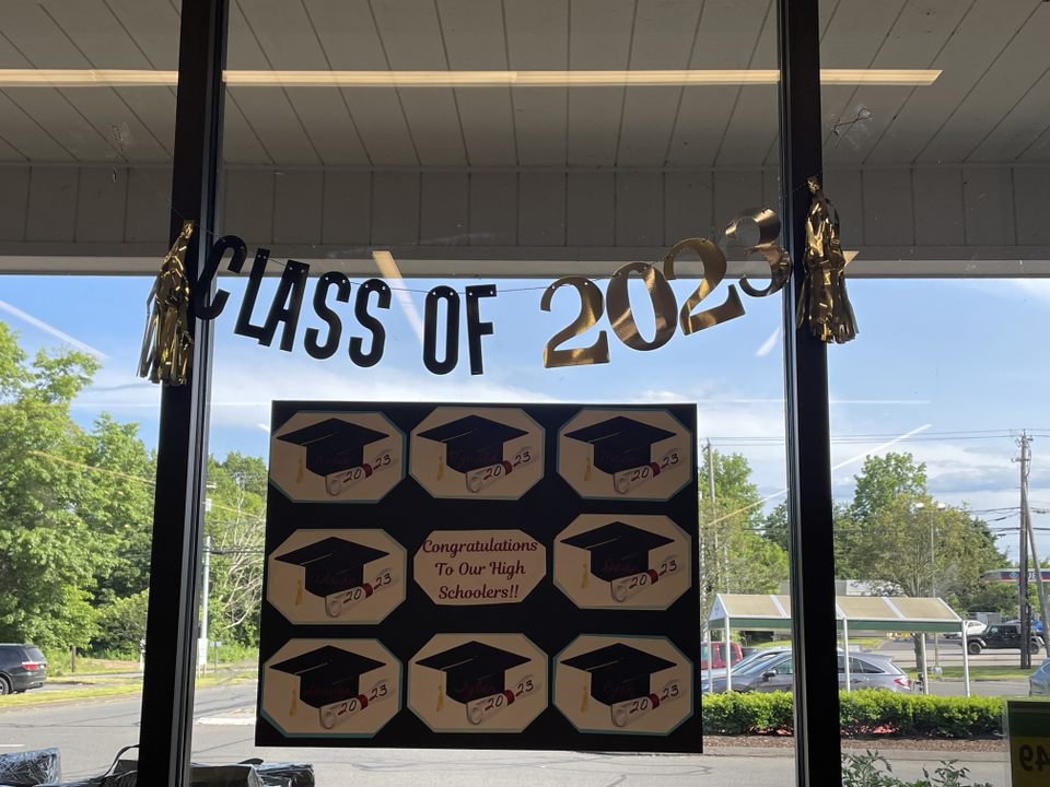 AdamsMarkets's tweet image. Congratulations to all of our teammates who are graduating! #Classof2023 #CapsOff