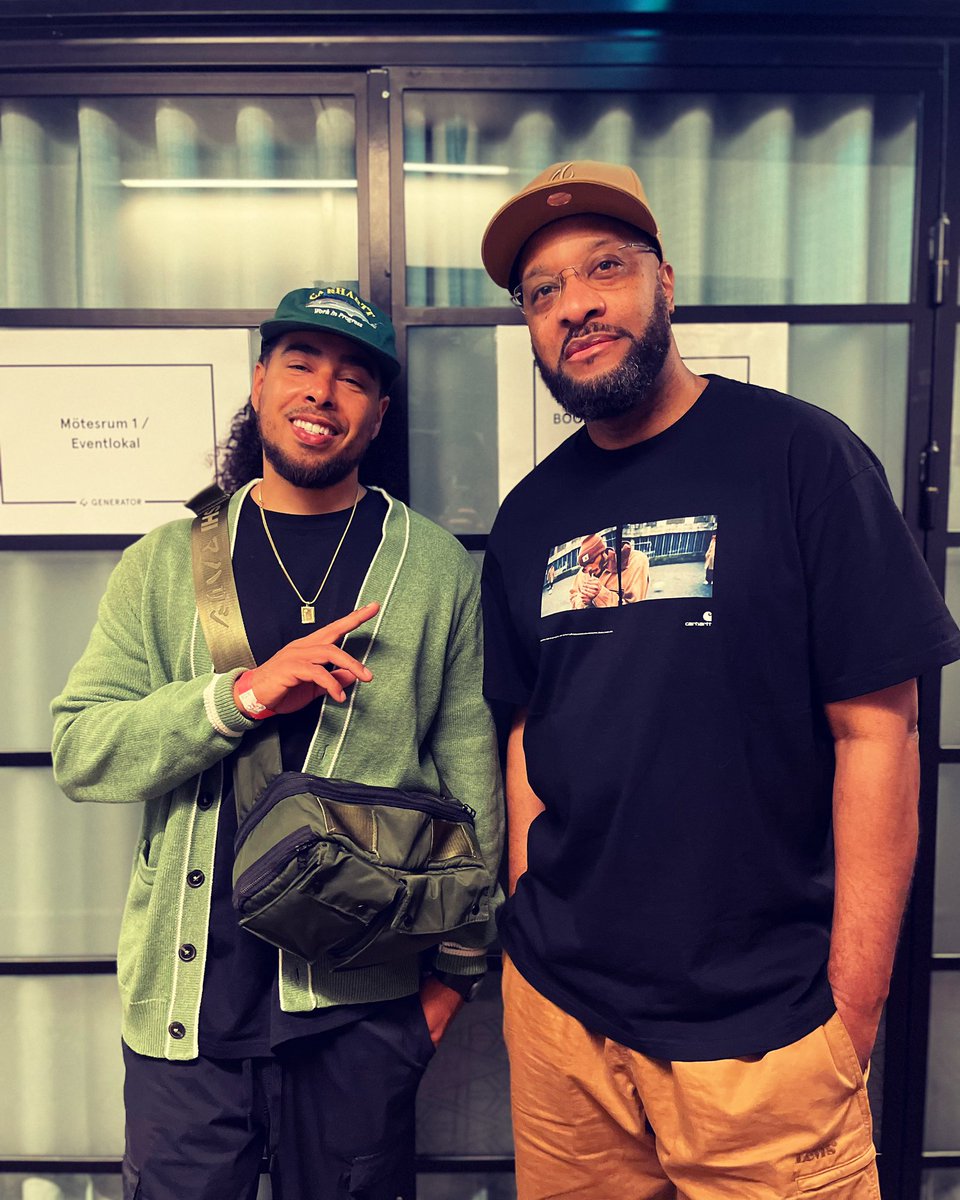 VIBESelect's tweet photo. @GeorgeFoster72 VIBE Selector Sessions with Konny Kon…✊🏾🙏🏾🙌🏾 https://t.co/9bhB9wsUve