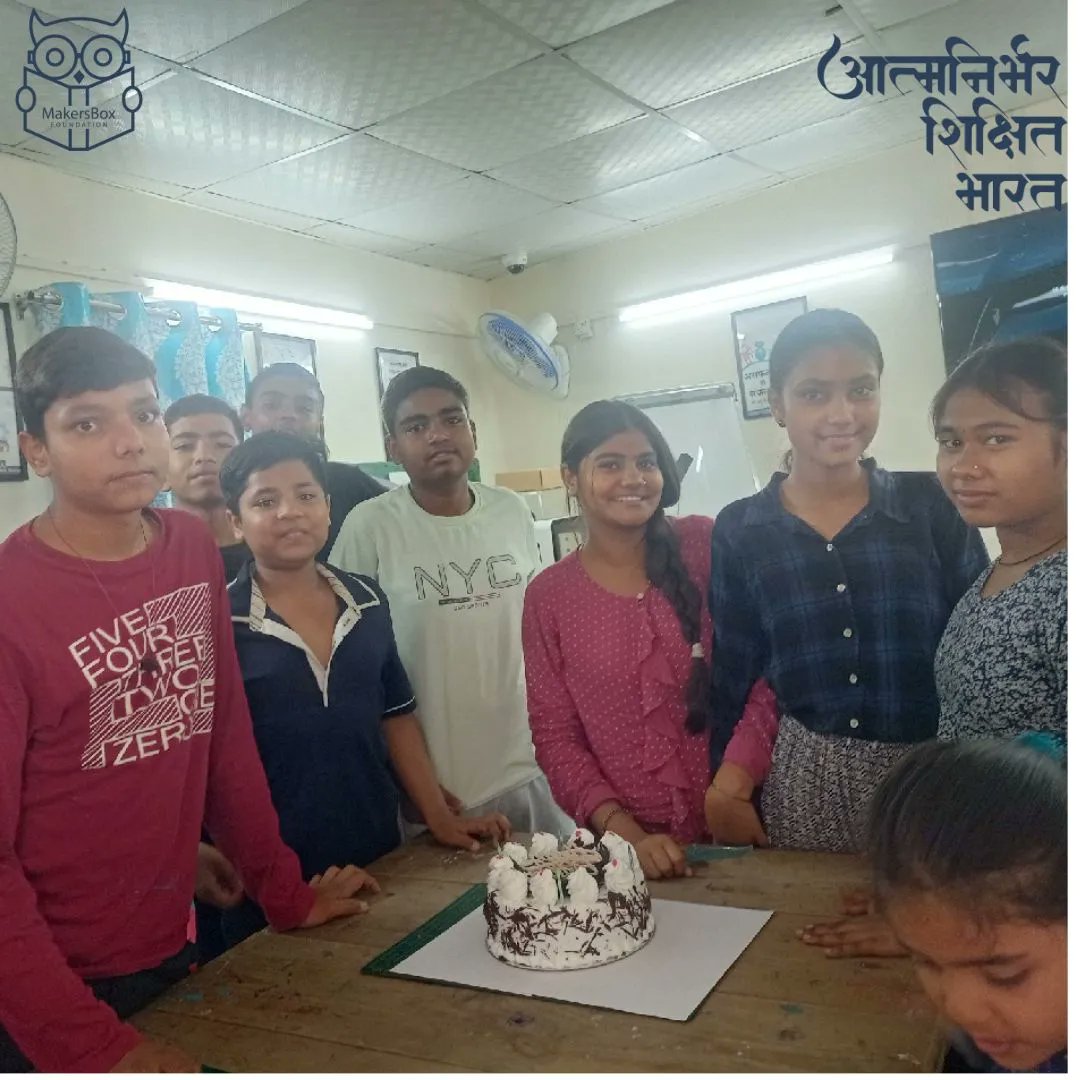 Celebrating Sonakshi's #birthday at #Makersbox! 🎂🎉 Wishing her a day filled with joy, #growth, & endless possibilities. May this new chapter bring her closer to her dreams and open doors to exciting opportunities. #HappyBirthday, Sonakshi! 🌟🎈🎁 #BirthdayCelebration #happiness