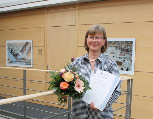 Seit 17 Jahren ist Sigrun Rips für das Sachgebiet „Schäden an Gebäuden“ öffentlich bestellt und vereidigt. Nun wurde sie für weitere fünf Jahre wiederbestellt.
neubrandenburg.ihk.de/recht-undsteue…