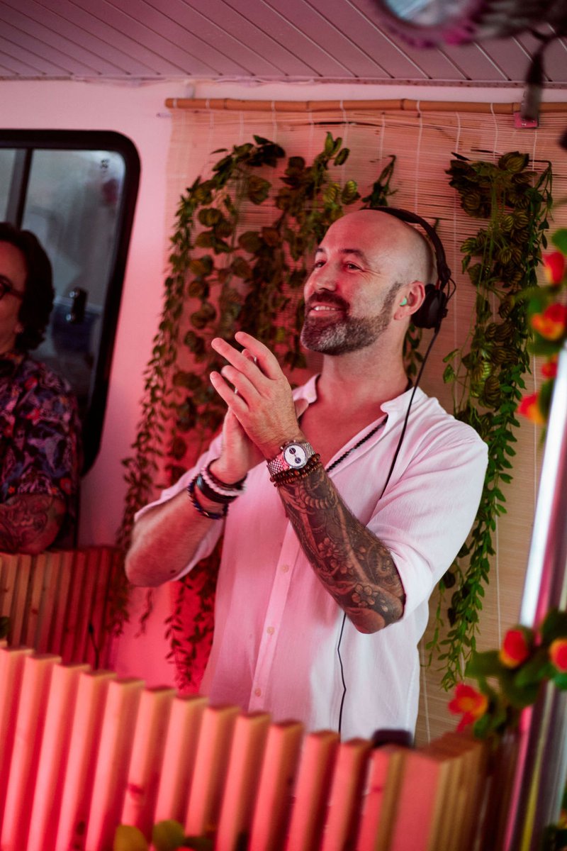 SolSonidos's tweet photo. Amazing vibes on last weeks sold out boat party! We're doing it all again this Thursday! Get your tickets now before they're all gone! https://t.co/pbcG3YrxgY 🎉 😎🍾🔊🌴

#afrohouse #housemusic 

DJs
@analogsolmusic
@djuboo
@ectomaver

#boatparty #barcelona https://t.co/ZXadbAsISV