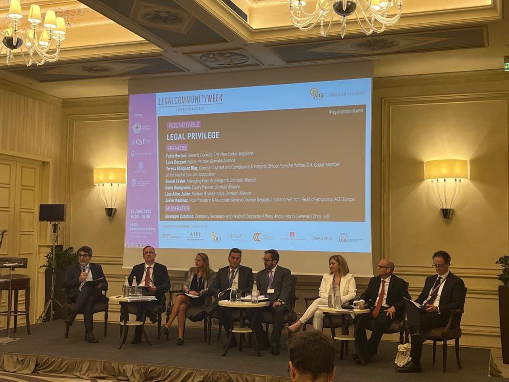 icam_es's tweet image. 📍La Diputada @Teresaminguez1 explica la situación del secreto profesional en la UE en la #LegalcommunityWeek celebrada en #Milán

web.icam.es/la-diputada-te…