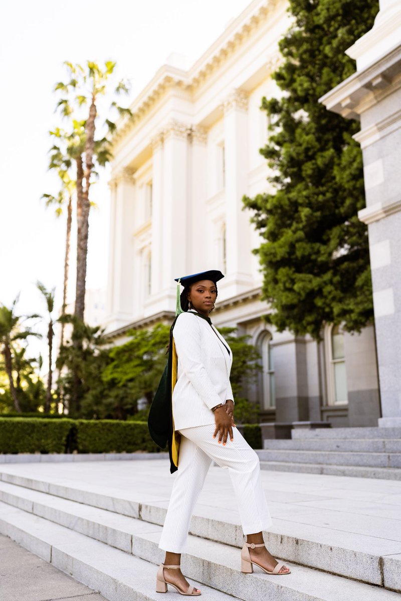DrKayyMD's tweet photo. 🚨New doc on the block 😏🩺✨
Dr. Kayla Alexander, MD
Residency starts this week 🫣 Pray 4 me
#MedTwitter #Blackdocs #FMrevolution https://t.co/h4qdqNerHq