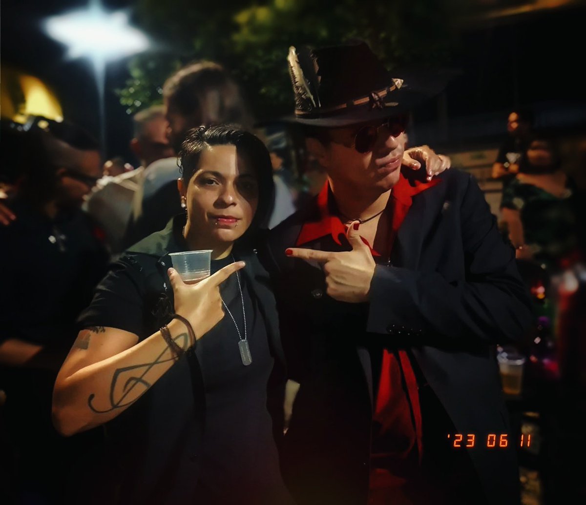 ciidacampos's tweet photo. Galerinha da praça 🏴☠️🤘#Garagevive #garade #rock #friends https://t.co/uNNsZFalXi