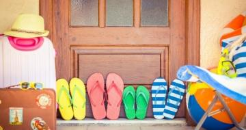 EDUCFI_BDF's tweet photo. 🏖️   Quel budget vacances cet été ? 

Retrouvez ici toutes les informations utiles : #budget #aides #VACAF #arnaques #bonsplans... Pour profiter au mieux de vos #vacances ! 👉 https://t.co/oBEjo8dqCv https://t.co/cdAr6i5qD8