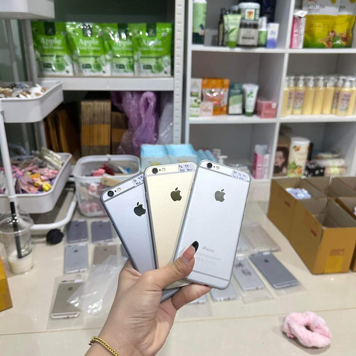 Daisy__Phone's tweet photo. Iphone 6/16  2,390 (มีน้อย)
สินค้ามือ2 มีรอยตามการใช้งาน
แค่ไม่สแกนนิ้วนะคะนอกนั้นปกติ 
          🌨️เเถมสายชาร์จ

#ไอโฟนมือ2 #ไอโฟนมือสองราคาถูก #ส่งต่อไอโฟน #ขายไอโฟน #โทรศัพท์มือสอง #มือสองสภาพดี #มือถือมือสอง https://t.co/9R6ZL1ktsK