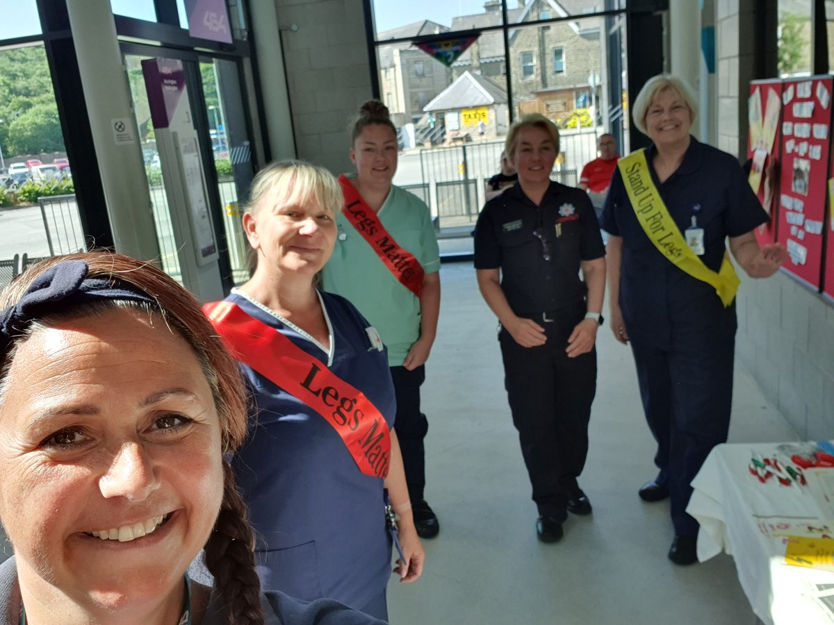 What a #brilliant #hotday #collaborativeworking with #legsmatter @ELHT_NHS and @lfrs We spoke with lots of the Rossendale community and gave plenty of #healthandwellbeing #fallsprevention #legsmatterweek #selfcare #ferrules @ELHTIHSS @ELHTComms @TonyMcD99535329 @emlucja