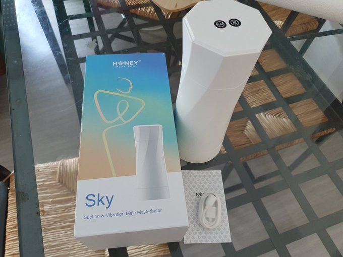 I just unbox my New masturbator new video drop soon.  Ce masturbateur pour homme est fabuleux je vous<a href="/tag/masturbator"class="tags"><span>#masturbator</span></a><a href="/tag/malemasturbator"class="tags"><span>#malemasturbator</span></a><a href="/tag/maleplasure"class="tags"><span>#maleplasure</span></a>
