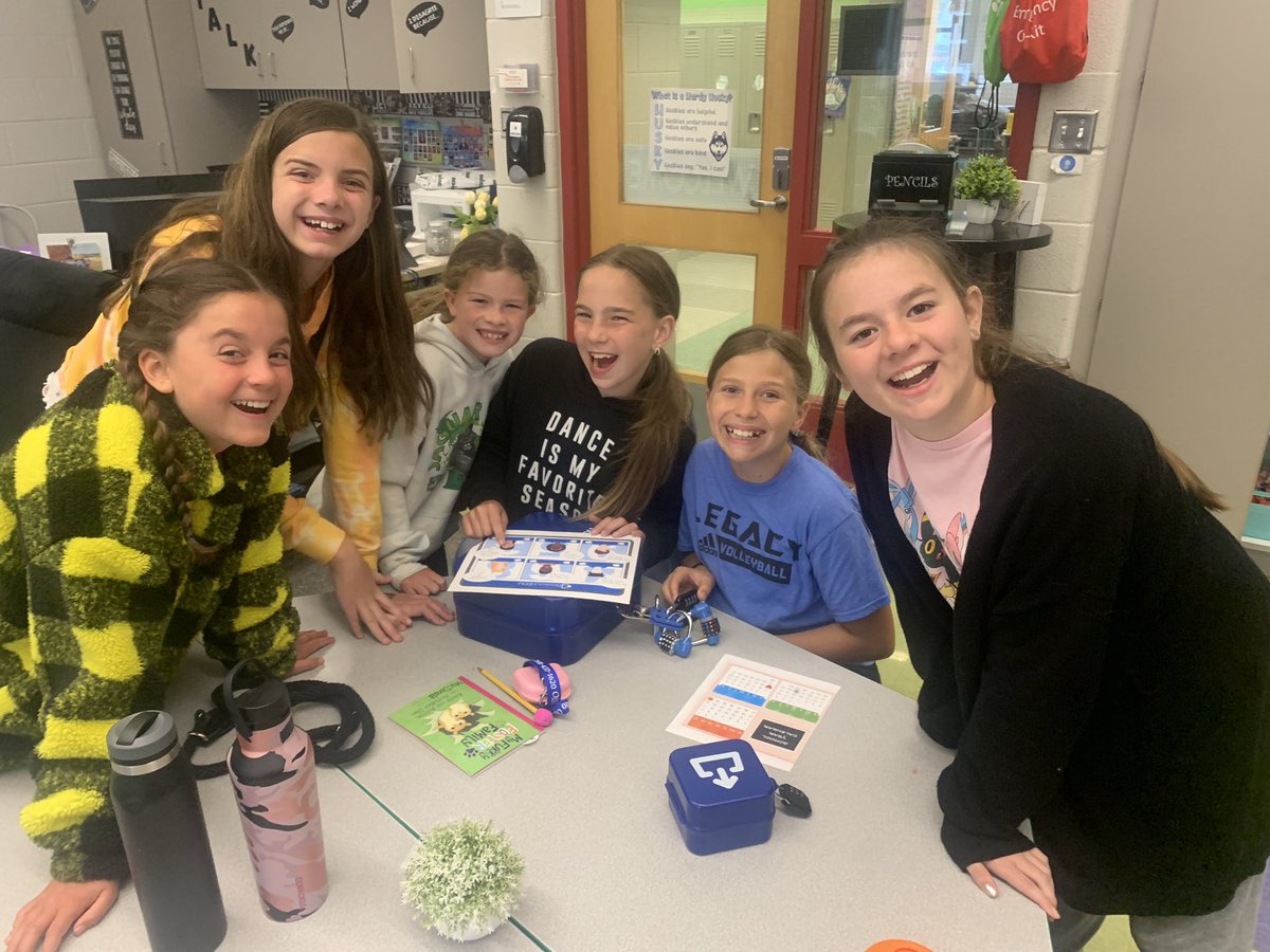 missmacsecond's tweet image. We had so much fun with our last breakout box of the year! Thanks Mrs. Testani for joining us.