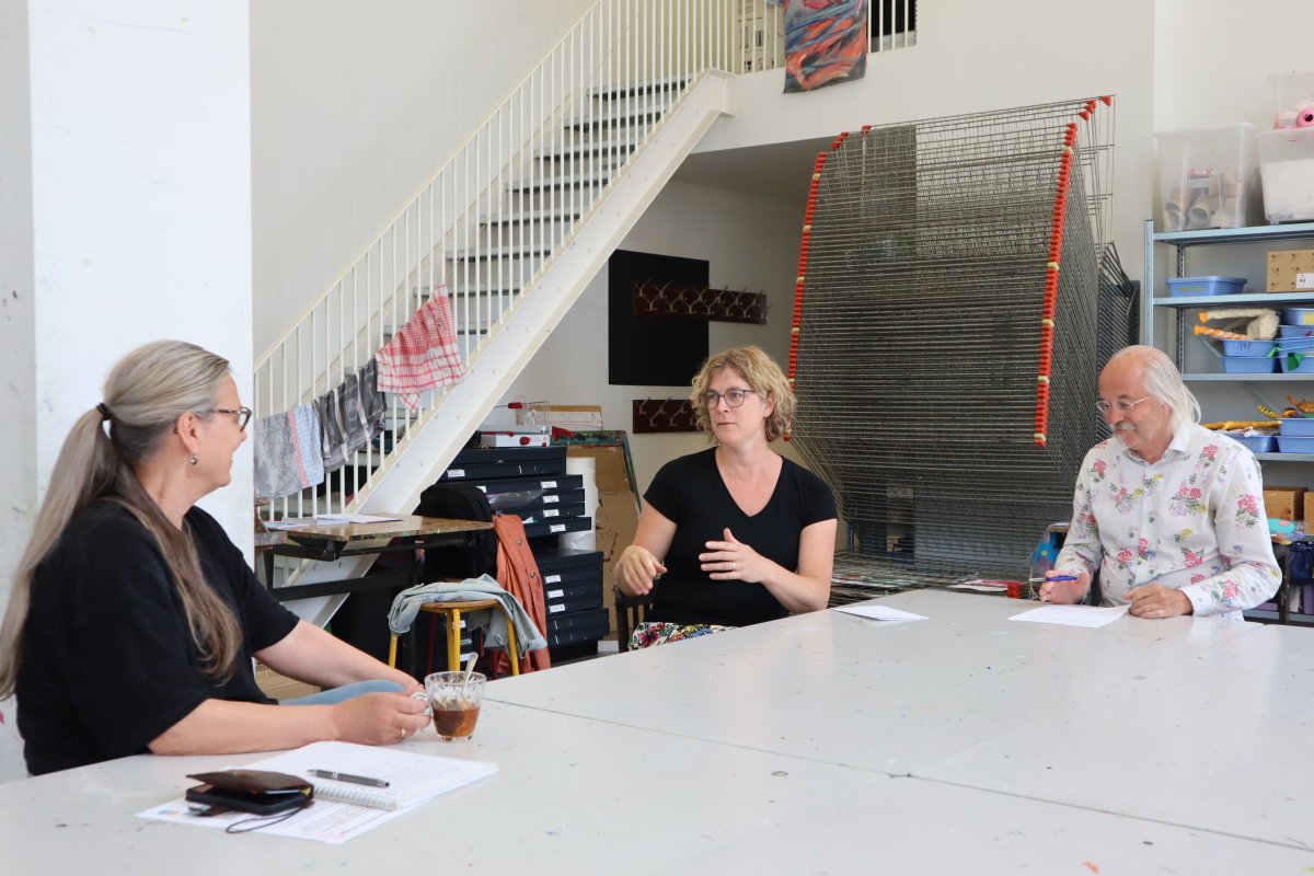 To supervise a Culture on Prescription project AFEdemy organised a warm-up exercise and a role play in which artists learn how to successfully conduct a series of creative workshops with the participants, and how to engage them positively. This preparation was much appreciated!