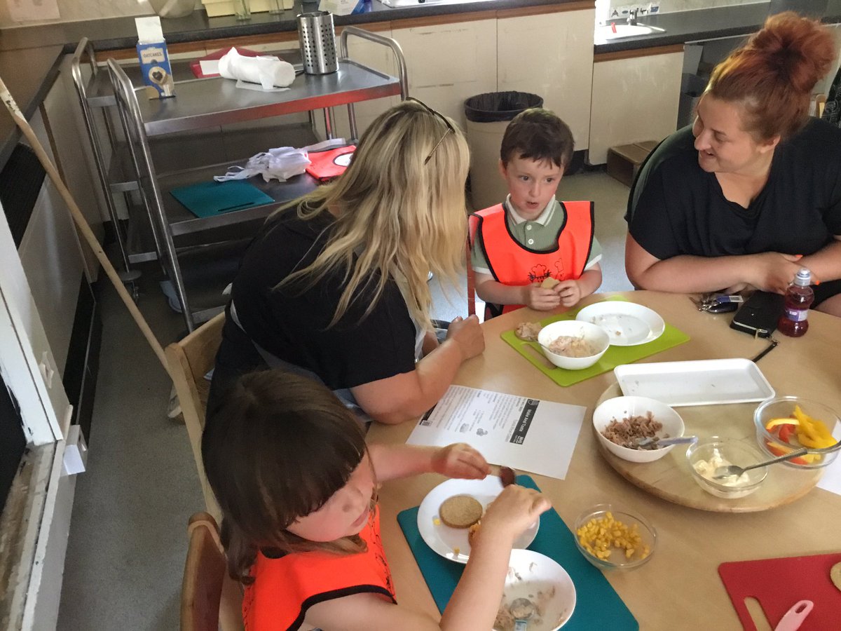 SerfsSt's tweet photo. Thank you so much to our parents joining us for our fifth week of the NHS make and taste sessions. #tunaricecakes #NHSforthvalleymakeandtaste https://t.co/ytBpCczb9v
