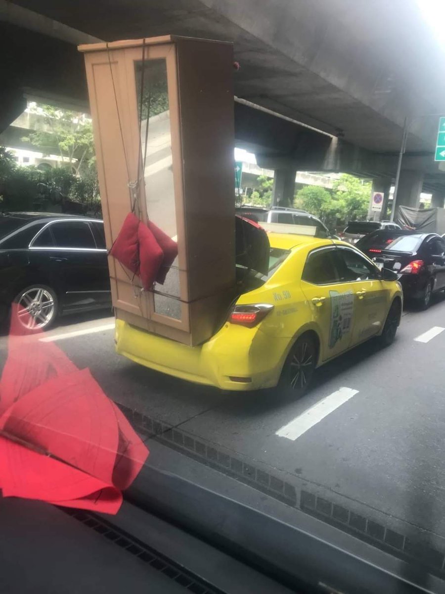 realkornkit's tweet photo. Dis is Thailand https://t.co/vA4cZmVyOv