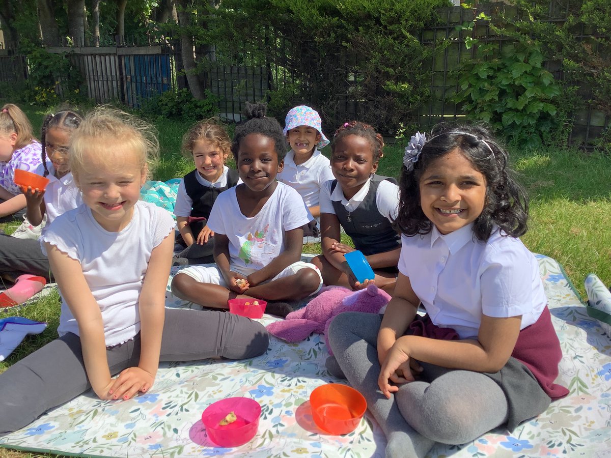 P2b enjoyed the One World Picnic today! In writing this week, we wrote instructions for how to make a cheese sandwich and today we made sandwiches and prepared fruit. The weather was beautiful!
