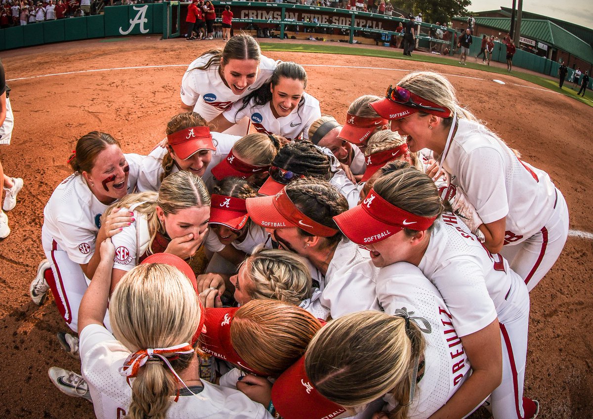 Happy #WorldSoftballDay

Thank you for these people and these moments❤️

#RollTide