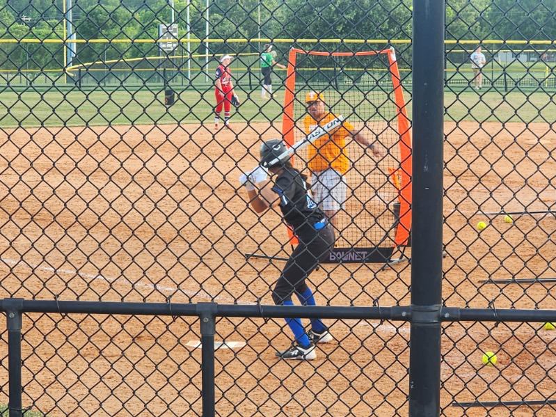 Great day at <a href="/DDSBandEvents/">Diamond Direction</a>. I attended the <a href="/JMUSoftball/">JMU Softball</a> <a href="/Vol_Softball/">Tennessee Softball</a> <a href="/IlliniSB/">Illinois Softball</a> sessions. I got to meet Coach <a href="/btholl/">Bonnie Tholl</a> from <a href="/umichsoftball/">Michigan Softball</a>. #GoBlue 
<a href="/LadyDukesGhent/">Lady Dukes Ghent/Blackmon 16U</a>