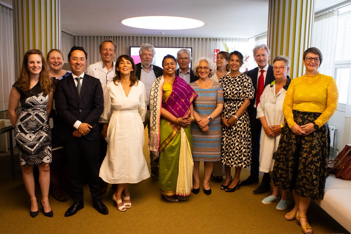 Dat verklaar en beloof ik!

Vandaag werden de veertien Eerste Kamerleden voor de nieuwe GroenLinks-Pvda-fractie geïnstalleerd. De komende vier jaar gaan zij aan de slag om Nederland groener en socialer te maken door wetgeving kritisch te beoordelen.