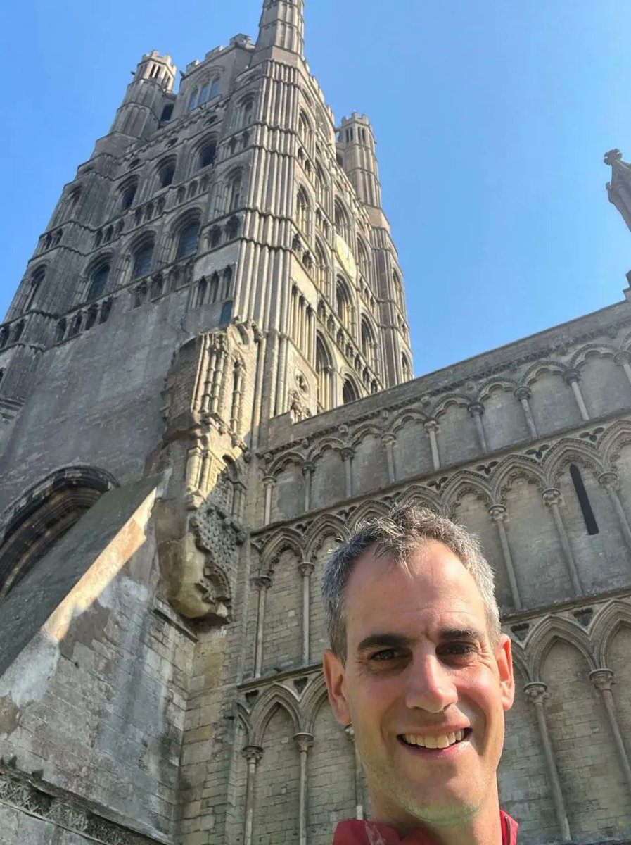 🚴 Rob Case has completed leg 3 of his Cathedral Challenge! This time covering 284 miles from Leicester to St Albans, including 6 cathedrals. Will Abbott joined him again - it was HOT! #GlosBiz

To support his fundraising efforts for @CRY_UK please visit: justgiving.com/fundraising/Ro…