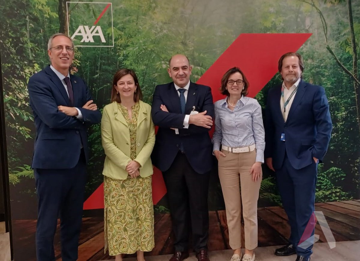 Hoy nuestro Presidente Santiago Macho  y nuestro Director Gerente Ricardo Quintana, se han reunido con Mar Romero, Eva Tomás  y Santiago Pereira de <a href="/AXASegurosEs/">AXA España</a> para analizar el aporte de valor que ambas organizaciones pueden proporcionarse. #Juntosmaslejos