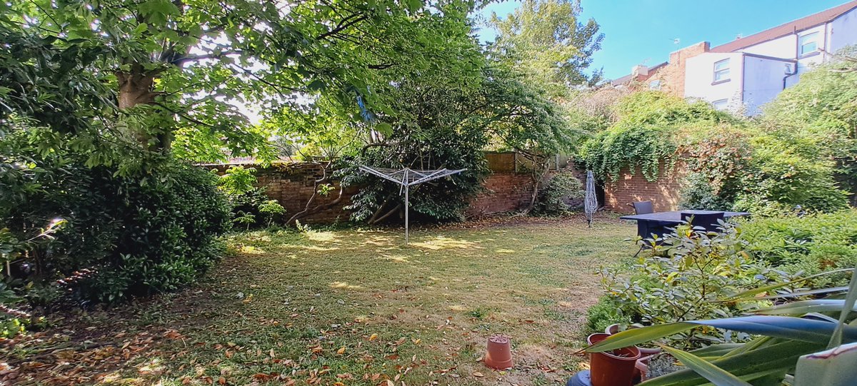 Skellens1's tweet photo. *** FOR SALE ***

Two bedroomed, first floor, contemporary apartment in New Brighton, Wirral.

Communal rear gardens.

5 minute walk to waterfront.

Long lease.

Sensibly priced to sell at £117,500.00

Call us to arrange a viewing this weekend : 

0151 639 5333 https://t.co/68kDBZL2dF