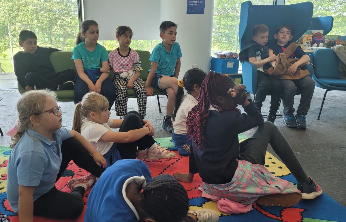 MrSteel84's tweet photo. P3/4 had a lovely visit to the Sir Duncan Rice and Old Aberdeen library today. @PrimarySeaton #literacy https://t.co/q3B1lQpvK9