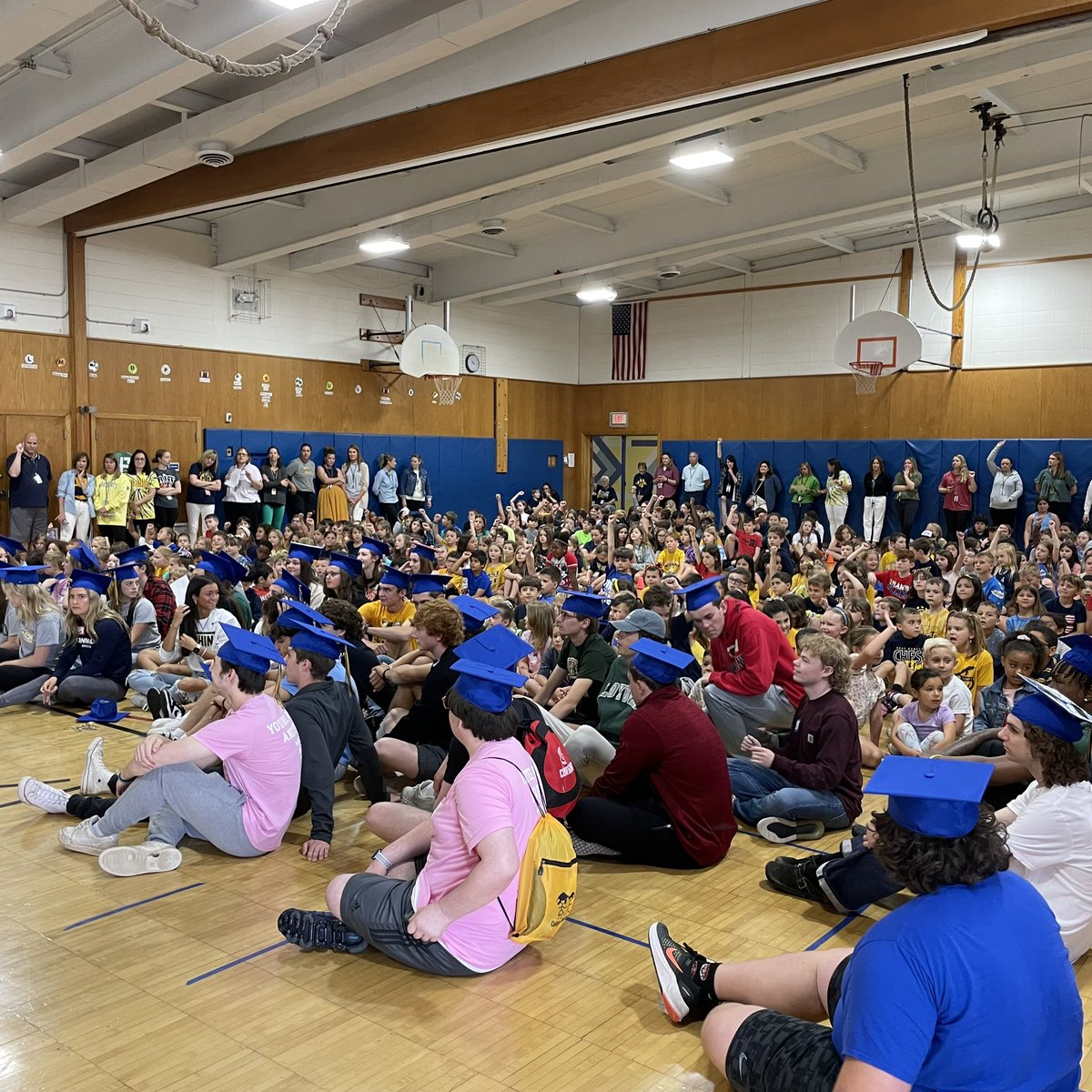 msecor10's tweet photo. East Hill staff is epic 💙 they showered these seniors with so much love #elementarywalk #wildcatpride #ClassOf2023 #thebeststaff @WestGeneseeCSD https://t.co/93kEQIvCiq