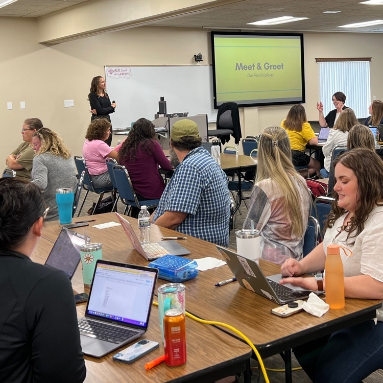 KeystoneAEA's tweet photo. Thank you @brittanytoddofficial for presenting to our CTE Teachers today.
➡️ Internships, job shadowing, first employers #futurereadyia
Great conversations! https://t.co/IreK7JSLe5